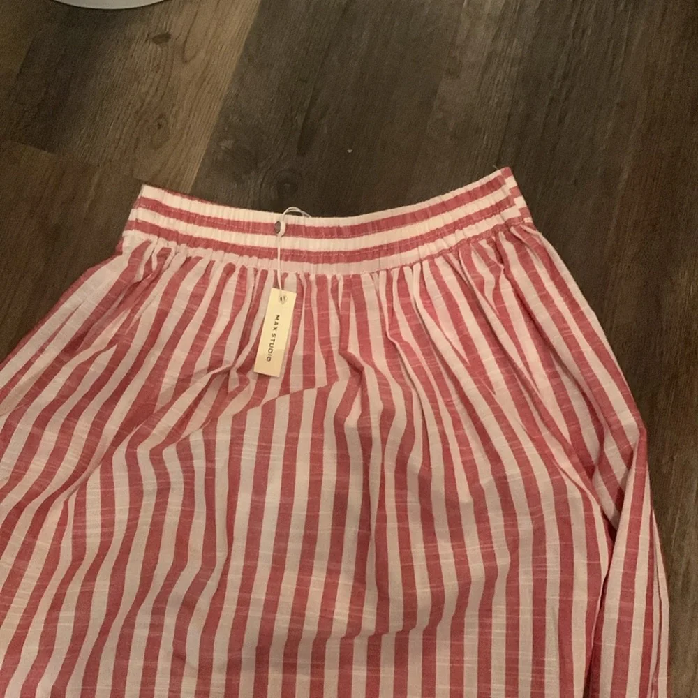 Max Studio hi lo midi skirt.‎ NWT. Retail 78